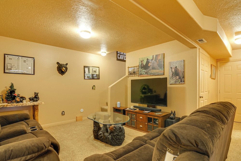 Luxe Cabin Retreat, Near Bryce & Zion Nat'l Parks!