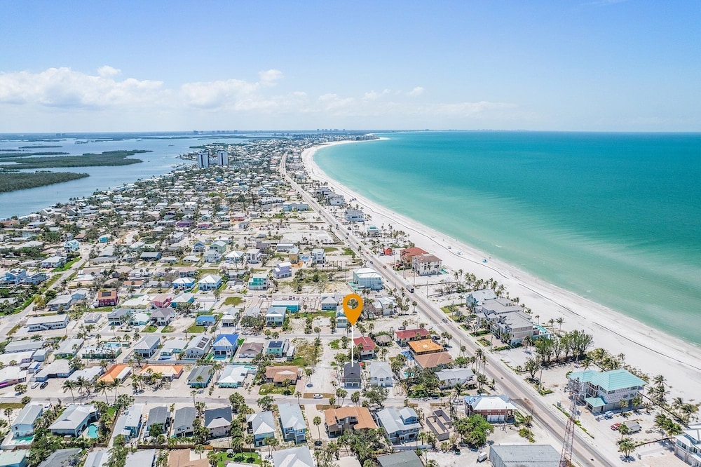 130 Tiki Tides: 2br W/ Outdoor Tiki Bar! 2 Bedroom Home