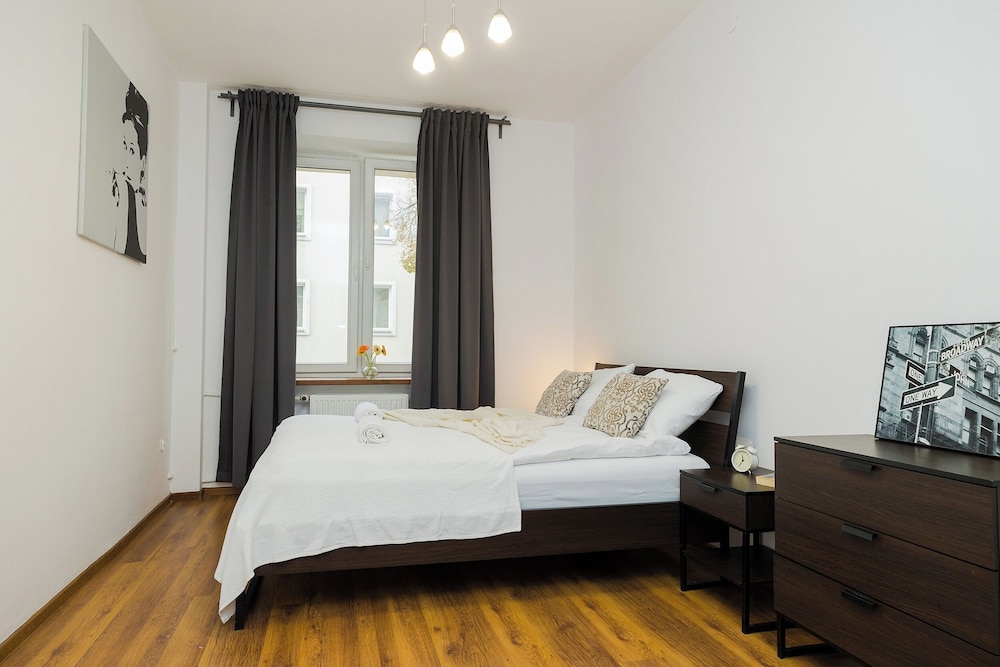 ShortStayPoland Sandomierska B157 view 3