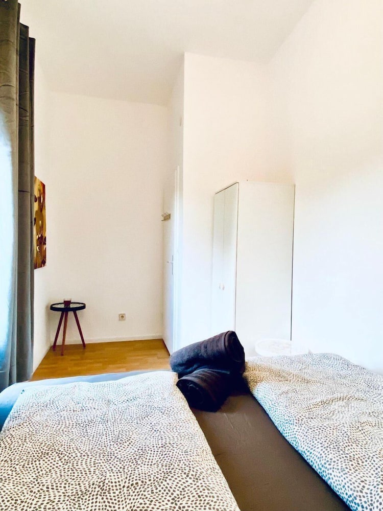 Spacious 4BR Apt Perfect for Groups