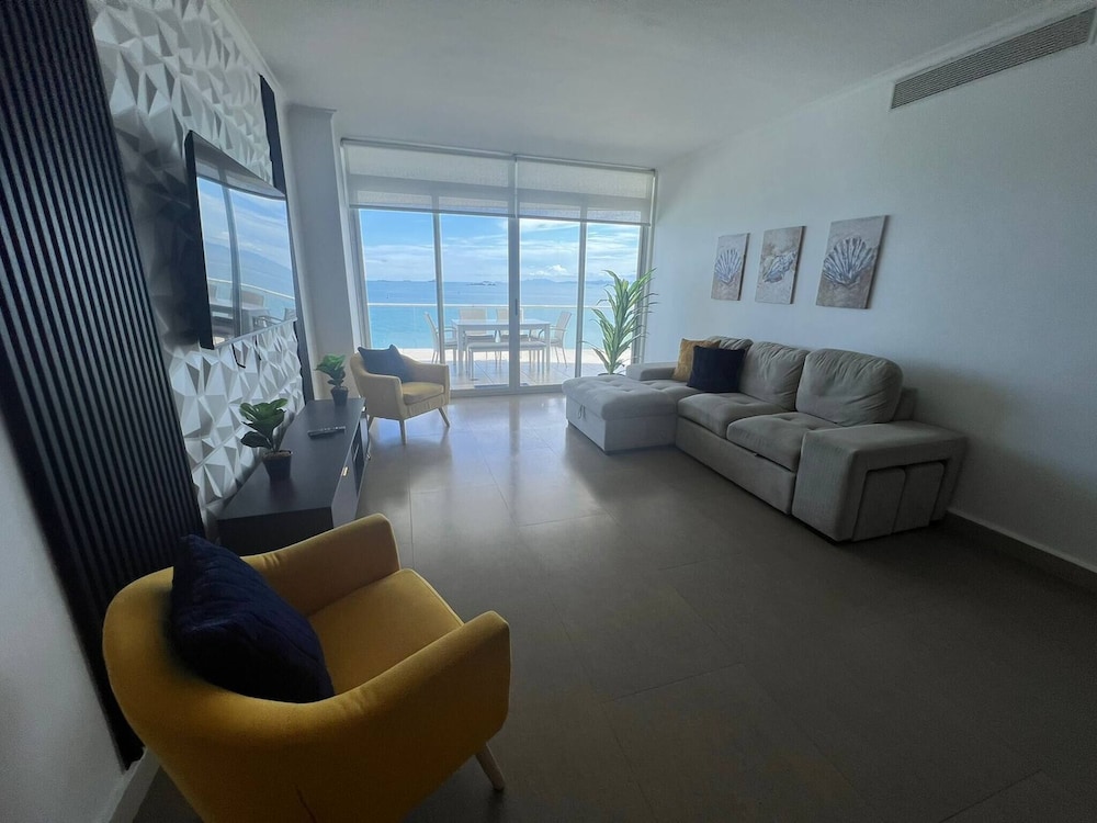 Apartment in the Causeway Amador