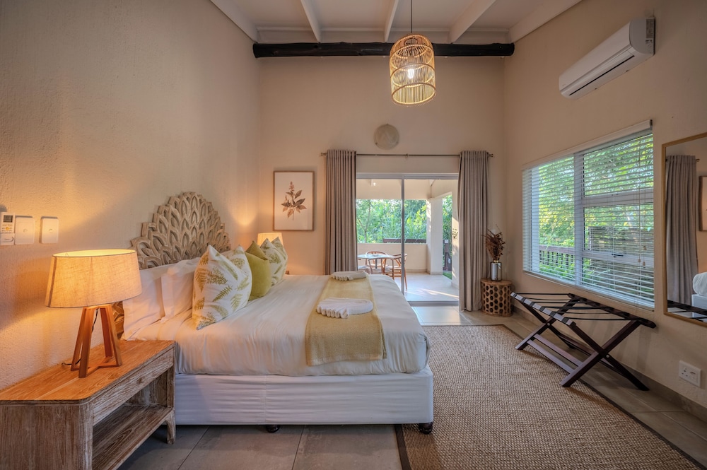 Bushbaby Valley Lodge
