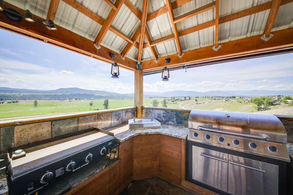 Eureka Vacation Rental w/ Outdoor Kitchen & Views! view 5