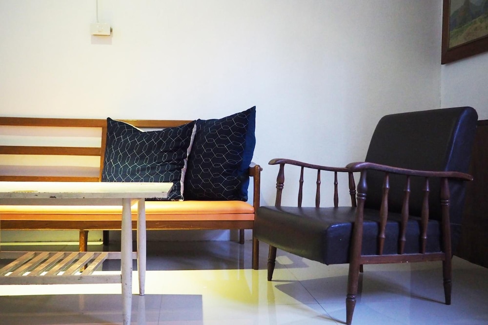 Nanan House Hostel