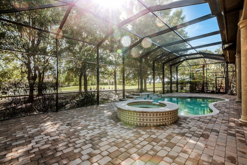 MAJ8978 4 Bedroom Holiday Home by Marco Naples Vacation Homes