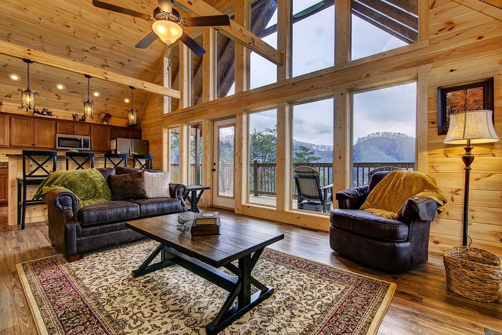 Critter Cove - 2 Bedrooms, 2 Baths, Sleeps 10 Home by RedAwning