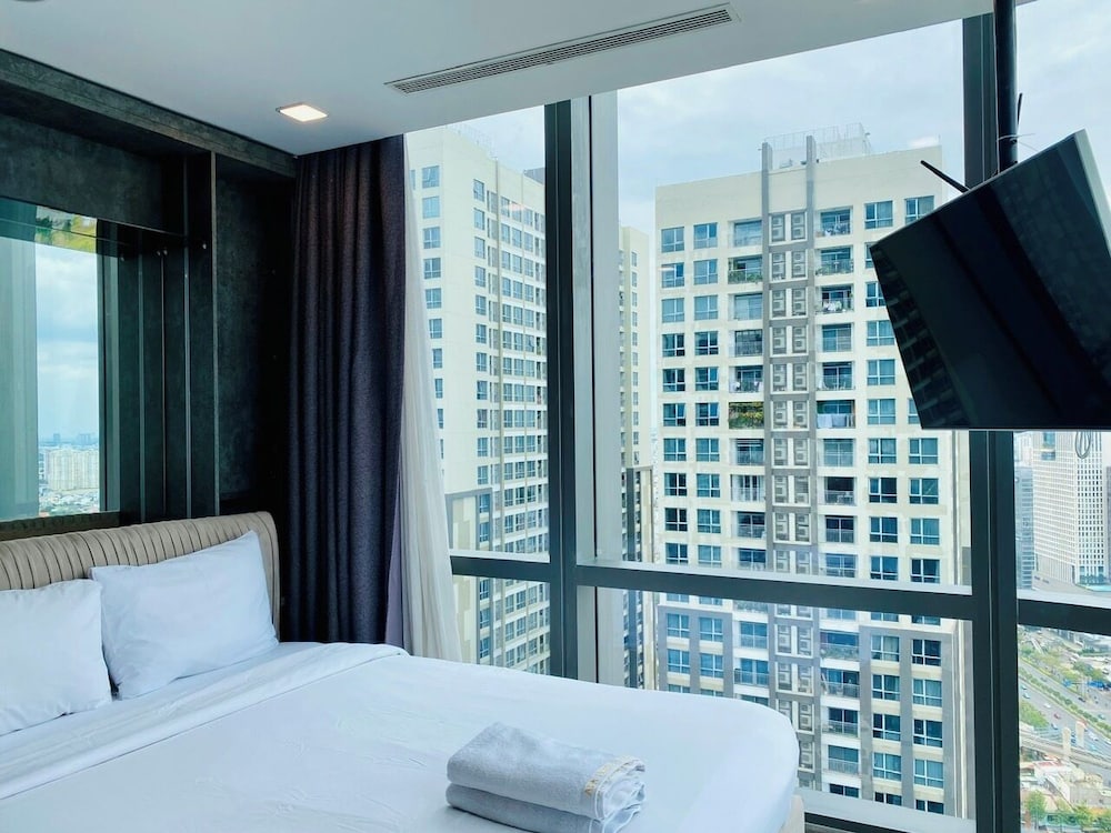 Serenity Serviced Apartments-Landmark 81