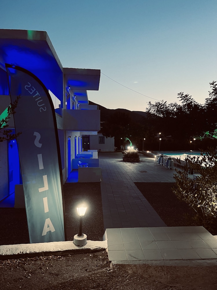 Mila Malia Suites