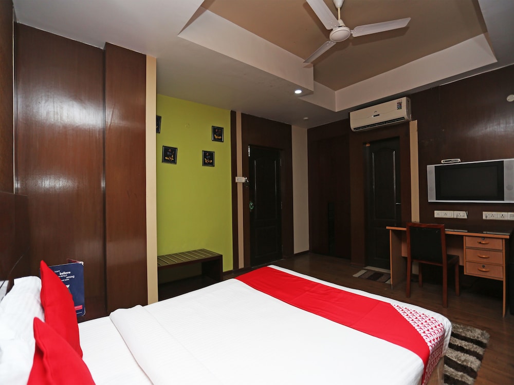 OYO 24855 Ambassador Hotel