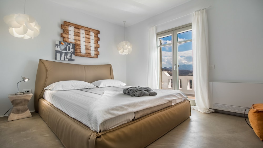 Halcyon Suites and Villas Naxos