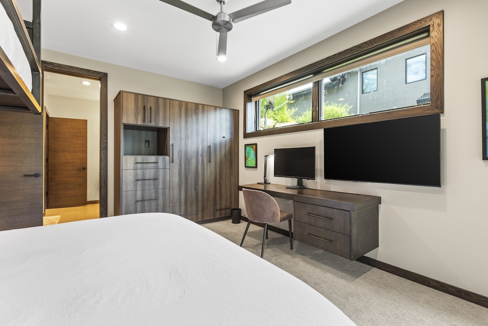 Nine Peaks 4 Bedroom Home