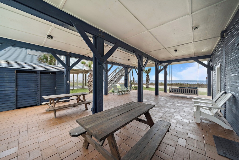 Ocean View by Ryson Vacation Rentals