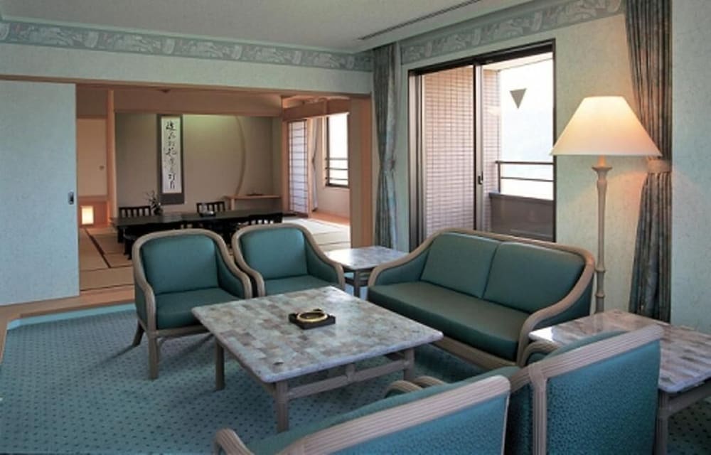 Hamanako Wan Wan Paradise Hotel