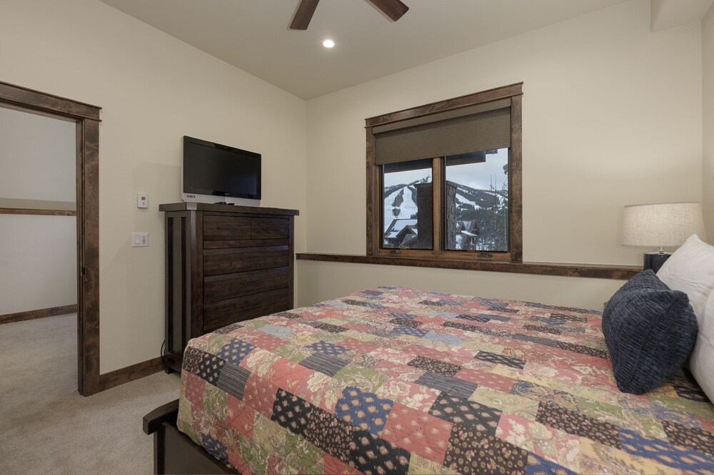 Summit Place At Lakota 4 Bedroom Townhouse by RedAwning - Property Image 36