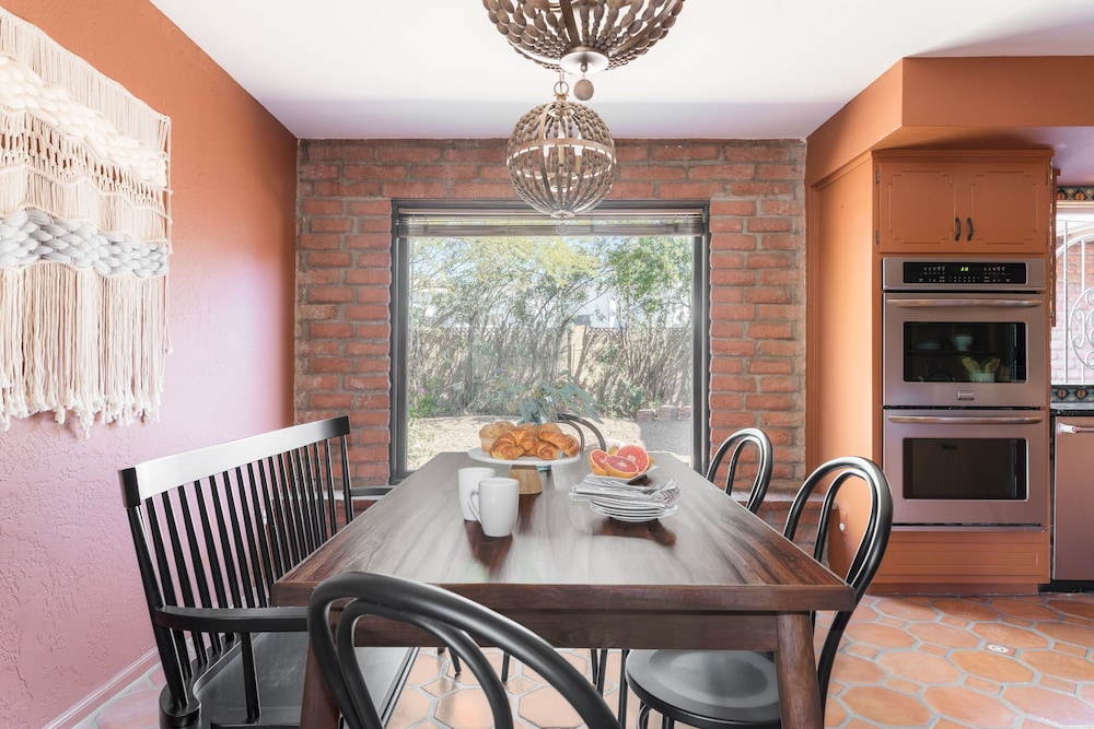 La Casona by Avantstay Gorgeous Spanish Style Oasis w Historic Charm Pool