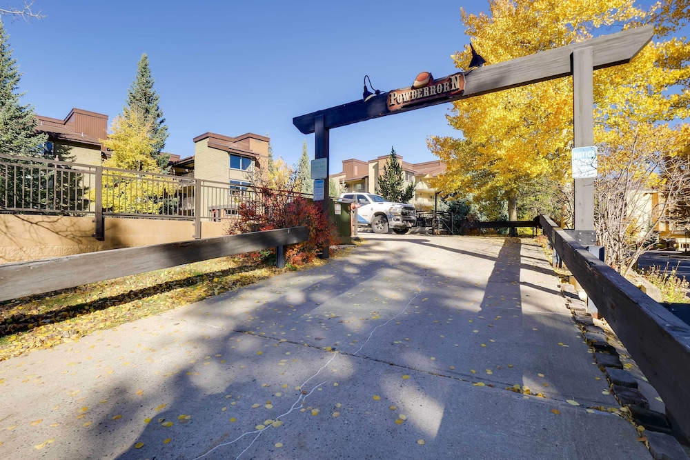 Cozy Ski-in/ski-out Breckenridge Condo: Mtn Views! in Breckenridge, US