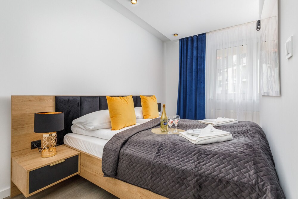 Rozana Zieleniewo Apartment by Renters view 4