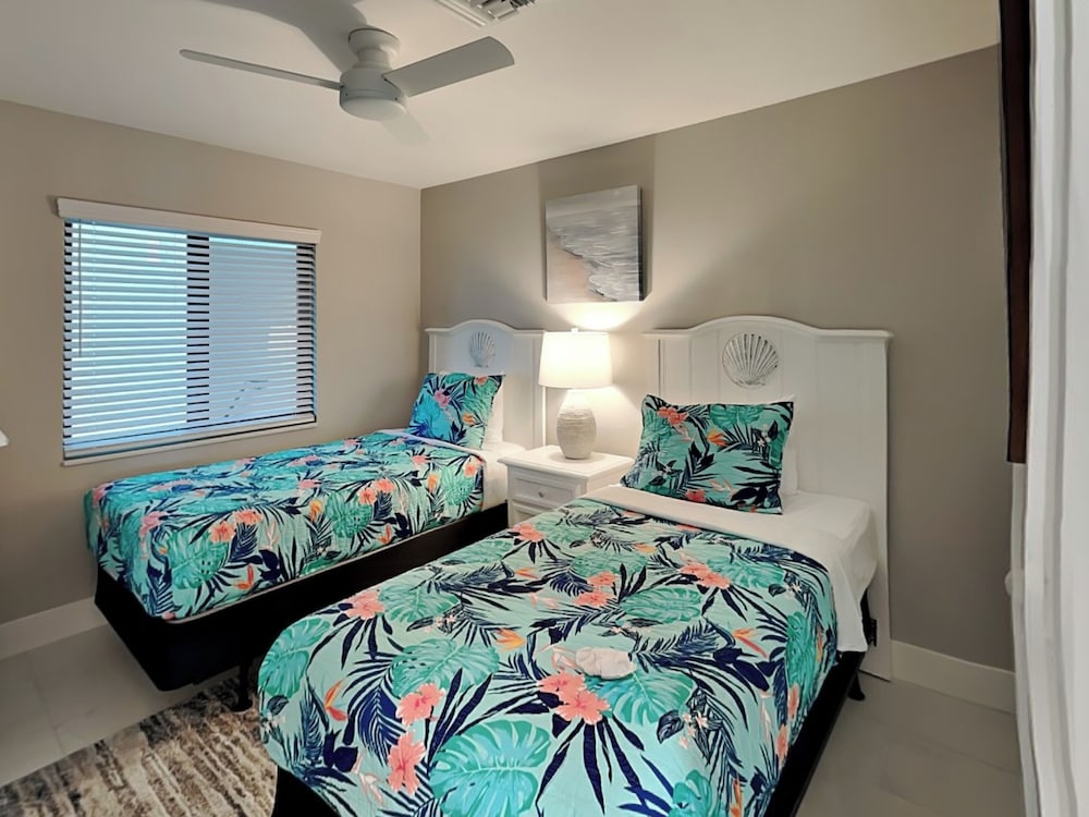 Seaside 5 by Distinctive Beach Rentals