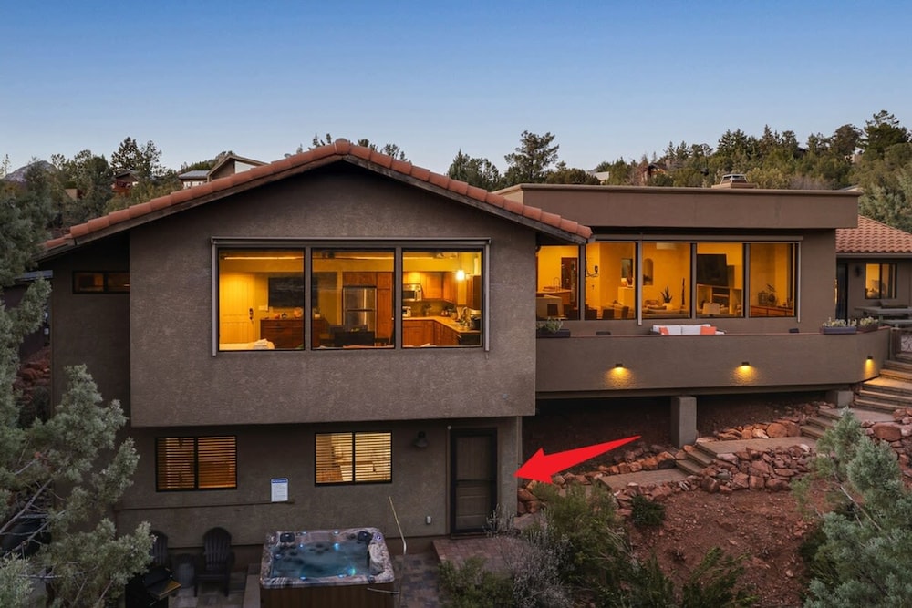 Mammoth Rock Oasis-1 bd 1ba Hot Tub Free Pets