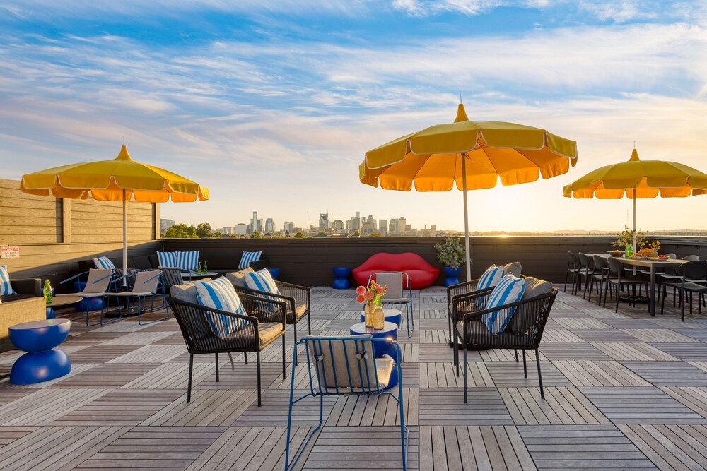 The Carter 402 by Avantstay Mins to Downtown