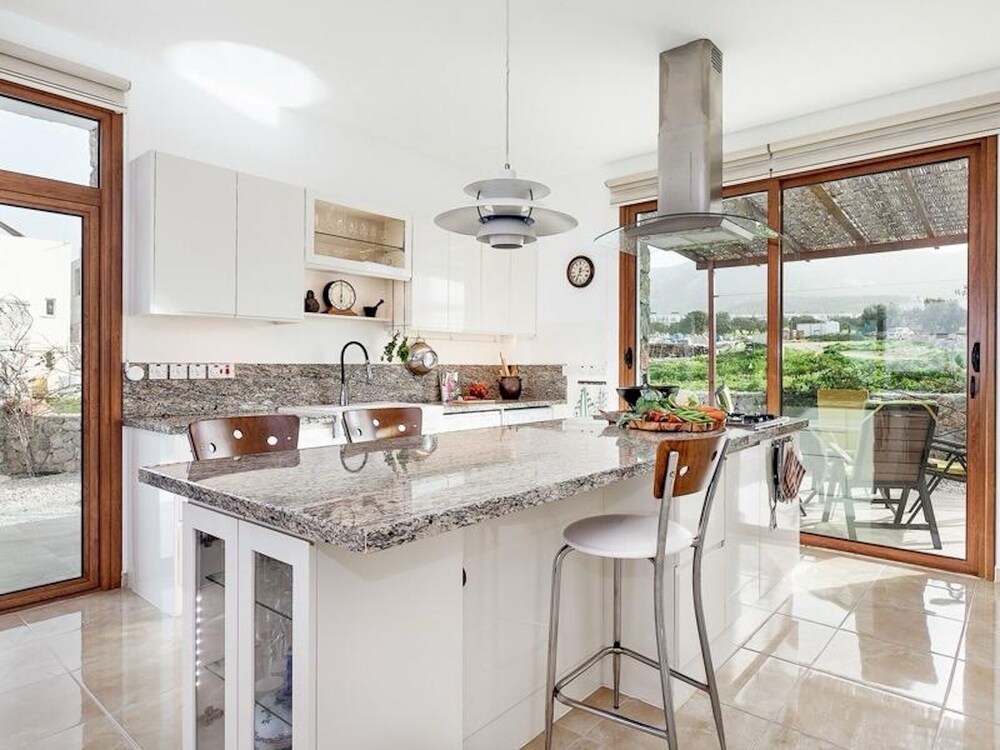 Luxurious Villa With Breathtaking Seaview