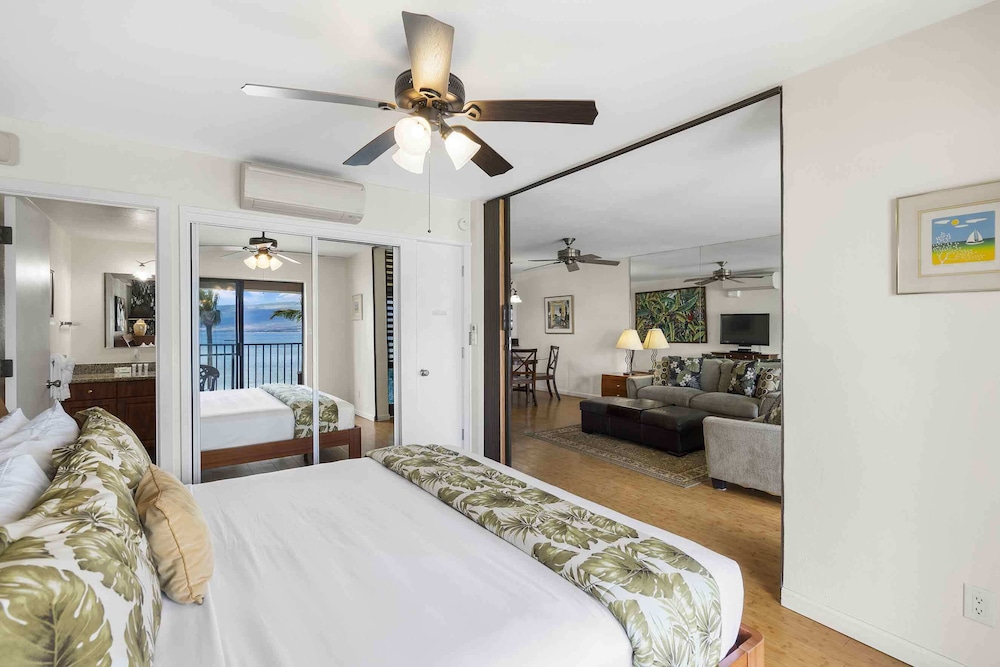 Lauloa 410 - Top Floor, Oceanfront Lanai, Molokini & Halaeakala Views, Split A/C