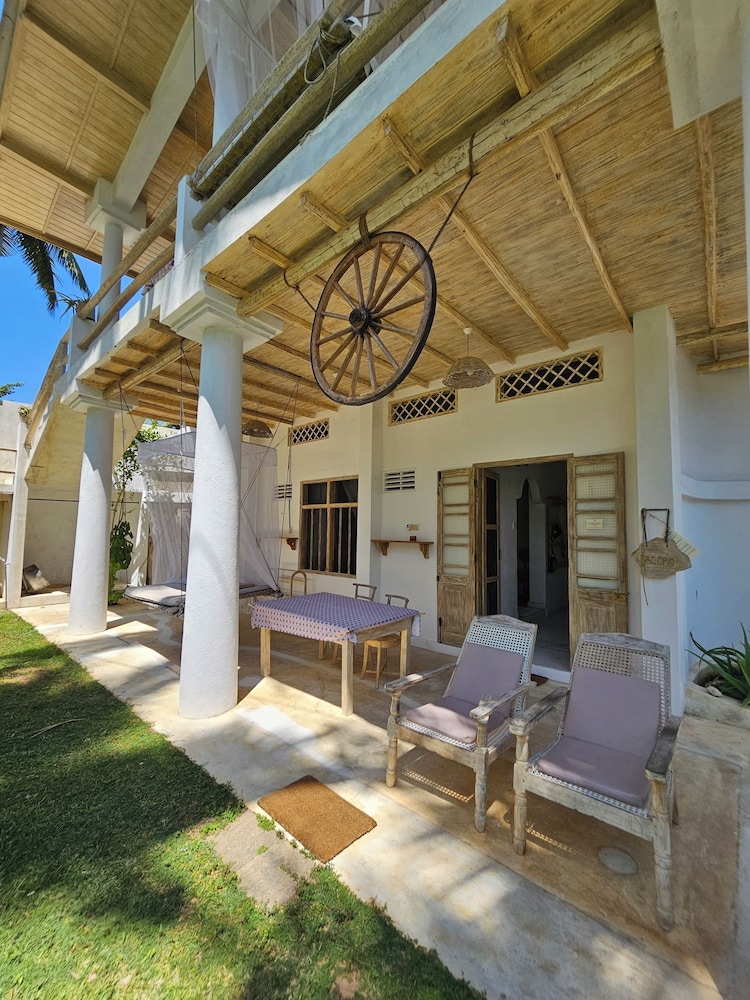 Deep Blue Sea Rental Villa