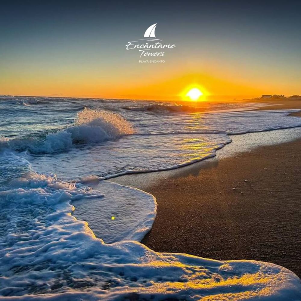 Beachy Condo - 2BR 2B
