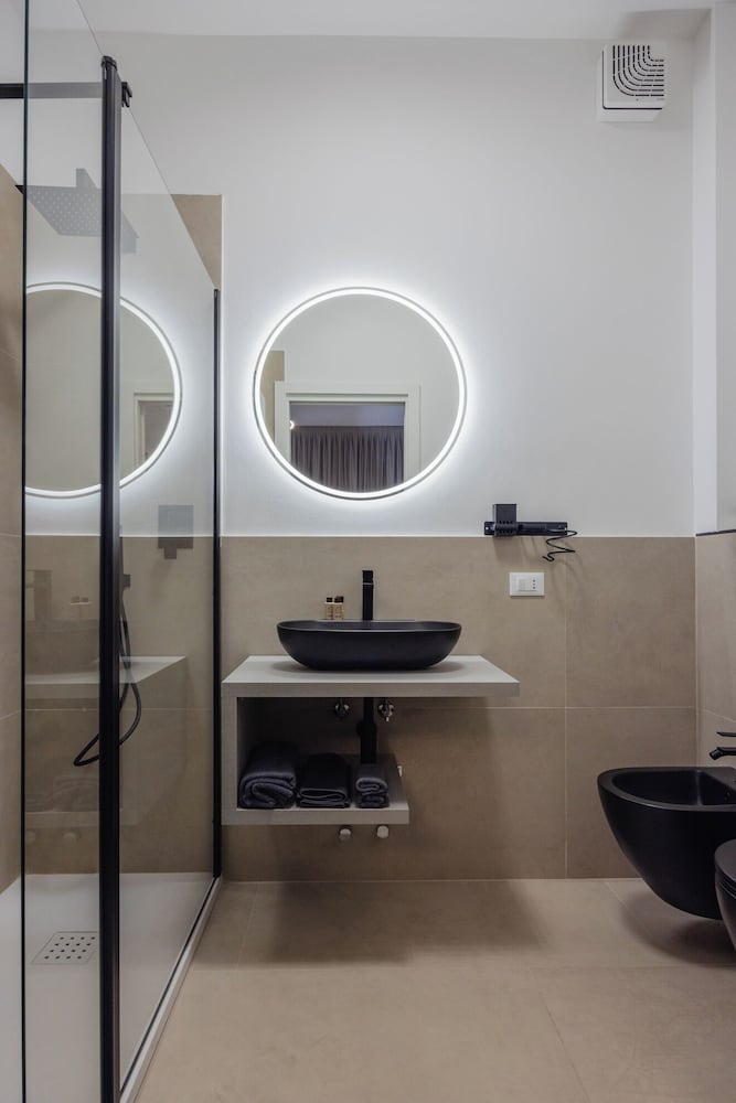 Luxury Station Suite