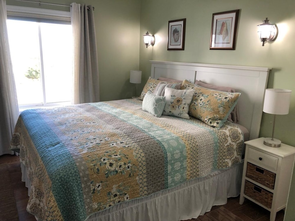 Bimini 107 2 Bedroom Condo by RedAwning view 4