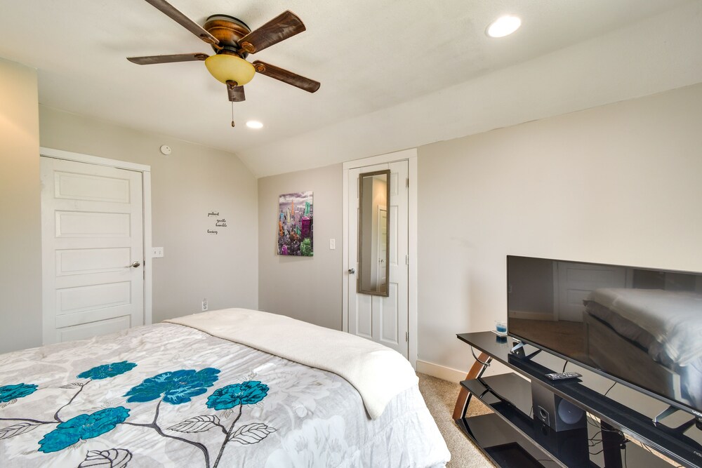 Pet-friendly Davenport Home - Near Casino & Golf view 4