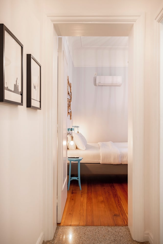 Historic 2BR Oasis in Kolonaki