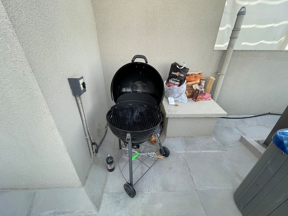 Best Townhouse On Jcv 4 Bedrooms With Jacuzzi