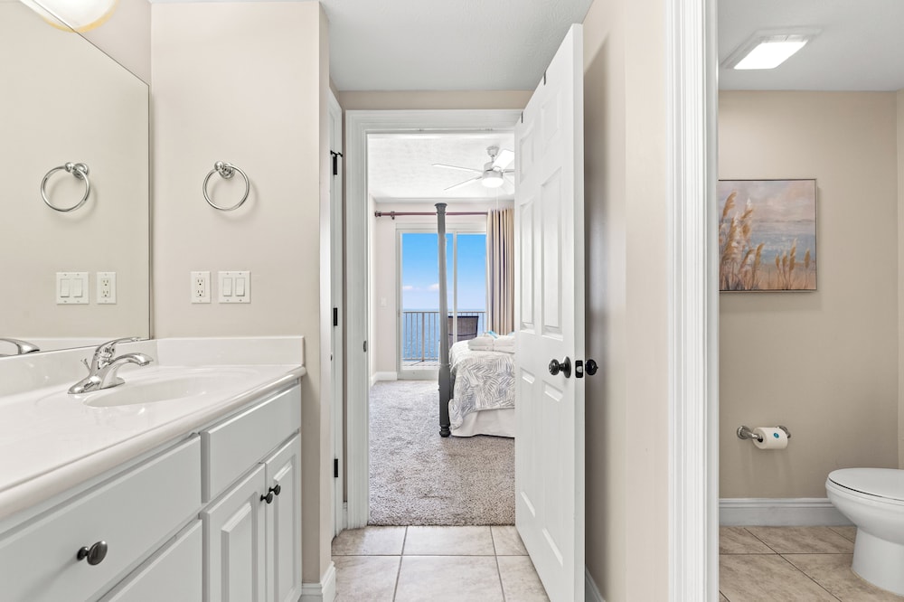 Treasure Island Unit 2011: Sunset Sands, 2 Bed/2 Bath Retreat Sleeps 8!