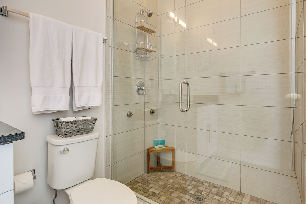 1/2 Mi to Beach: Poolside Oasis on Marco Island!