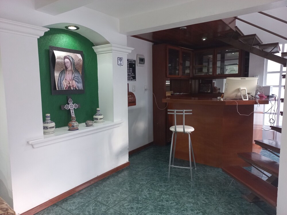 La Aurora Hotel like Home