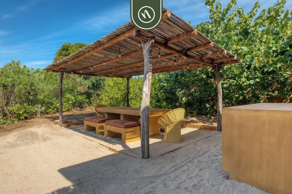 Stunning Two-bedroom Ocean View House - Mazul