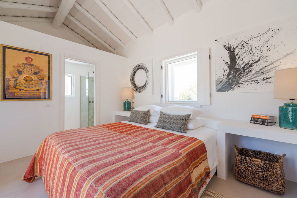 Wooden Villa By Cadenzalux