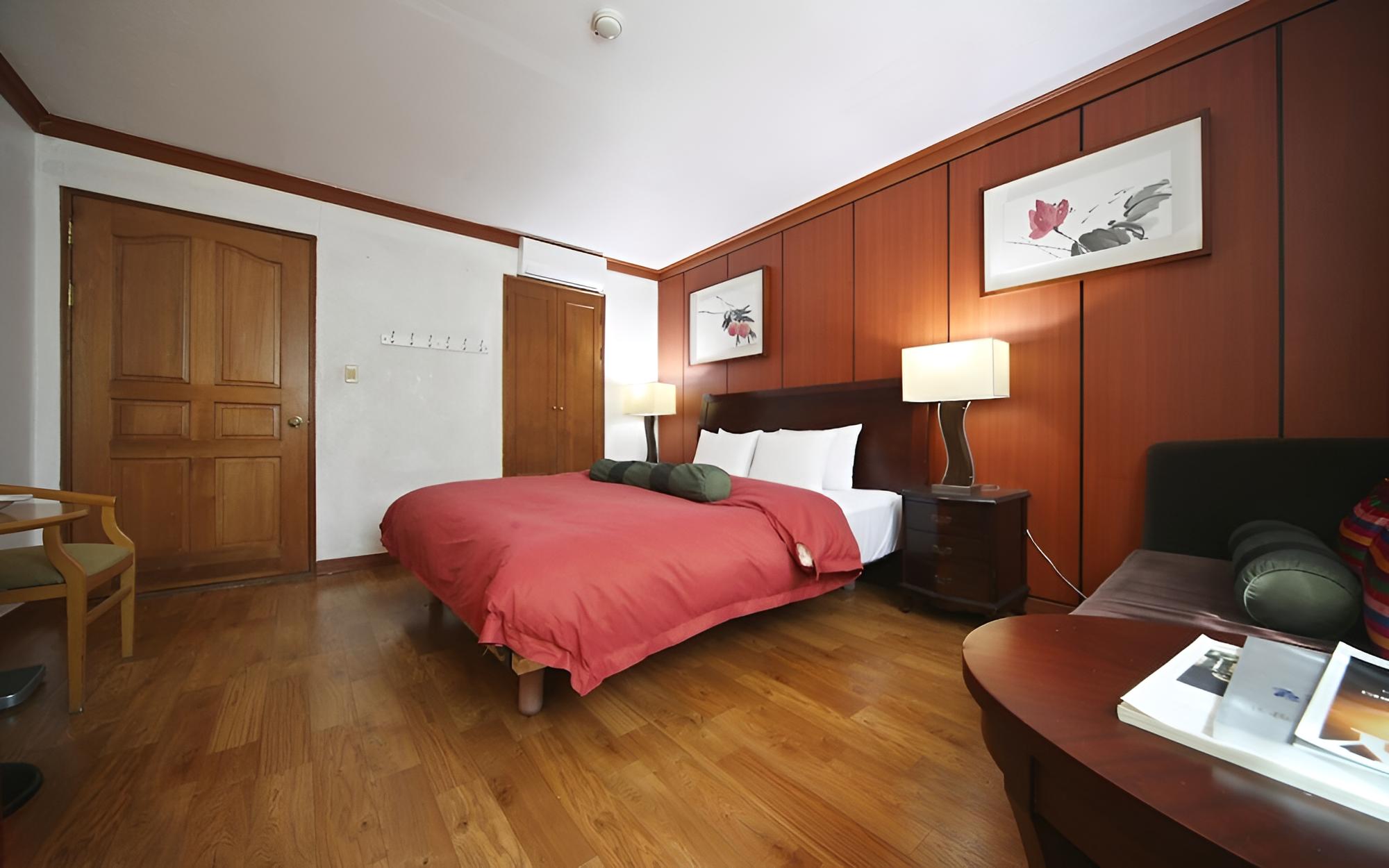Uljin Baekam Springs Hotel view 2