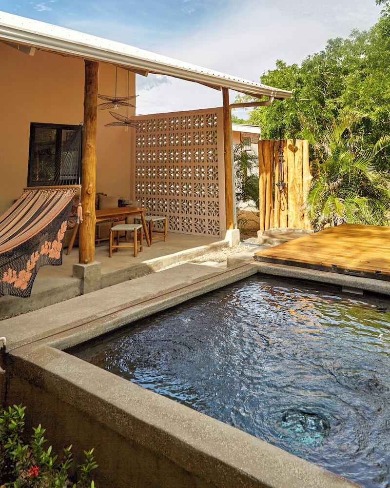 Pelícano Popoyo Boutique Villas