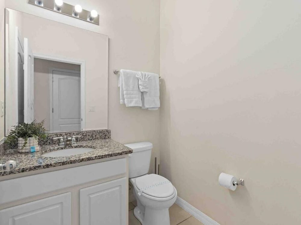 Super Comfy- 7BD 5 5BA Sleep s 22 w Amenities
