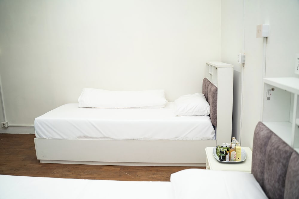 Aarya Wellness & Hostel