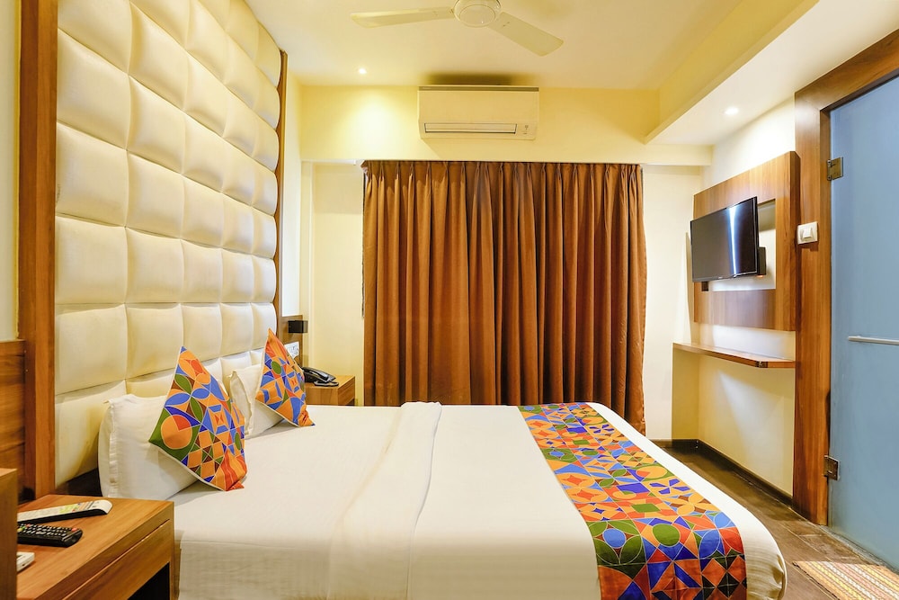 Fabhotel Ratna Mahal