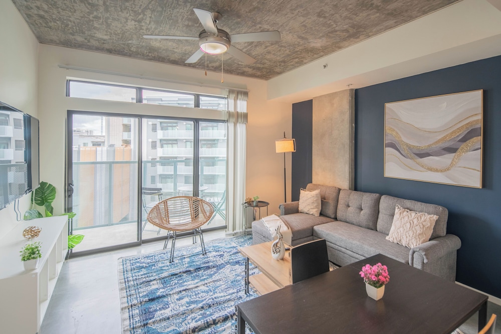 ROVE LIVING/KL - Roosevelt Point