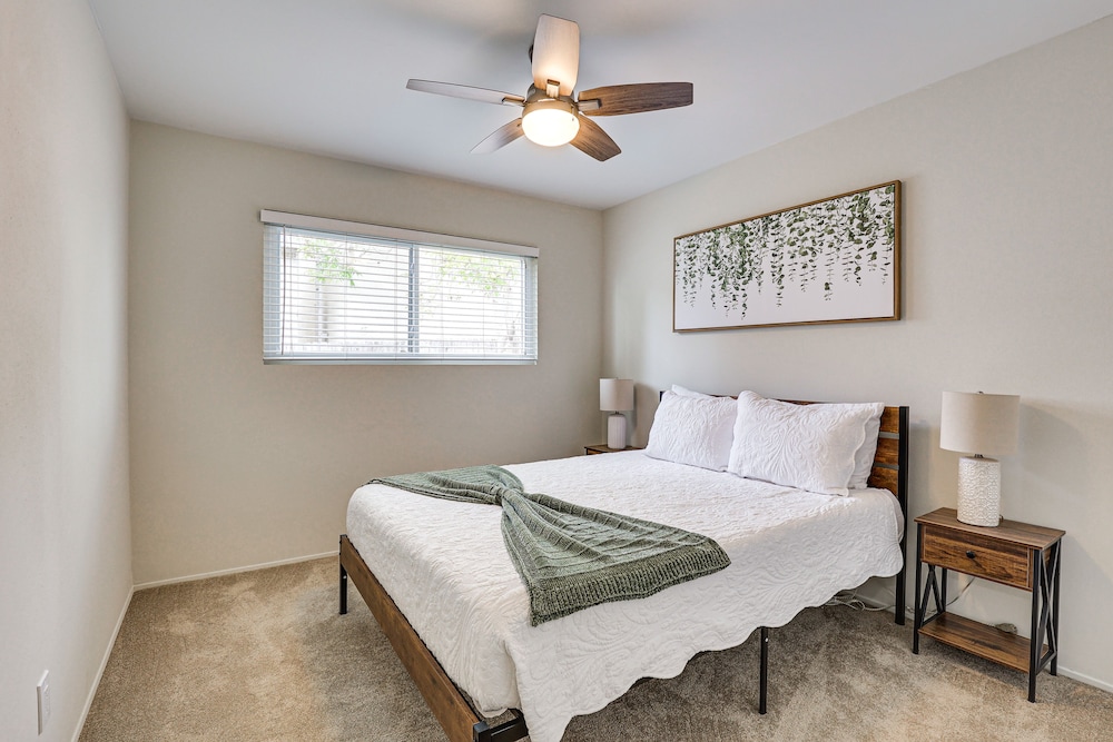 Sunny Oceanside Home w/ Patio, 5 Mi to Downtown!