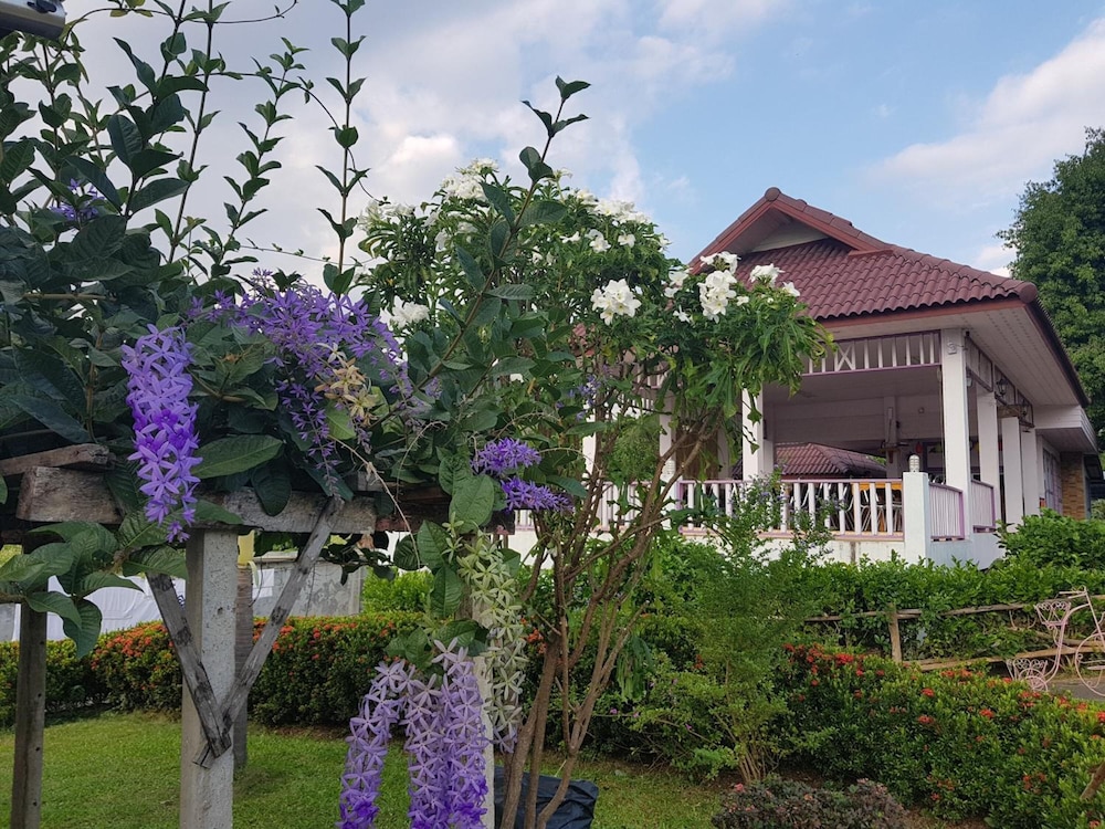 Mae Klang Banyen Hill