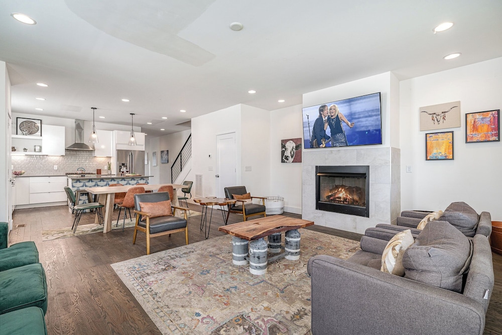 Verde Heights-sleeps 12-in Cumberland Heights