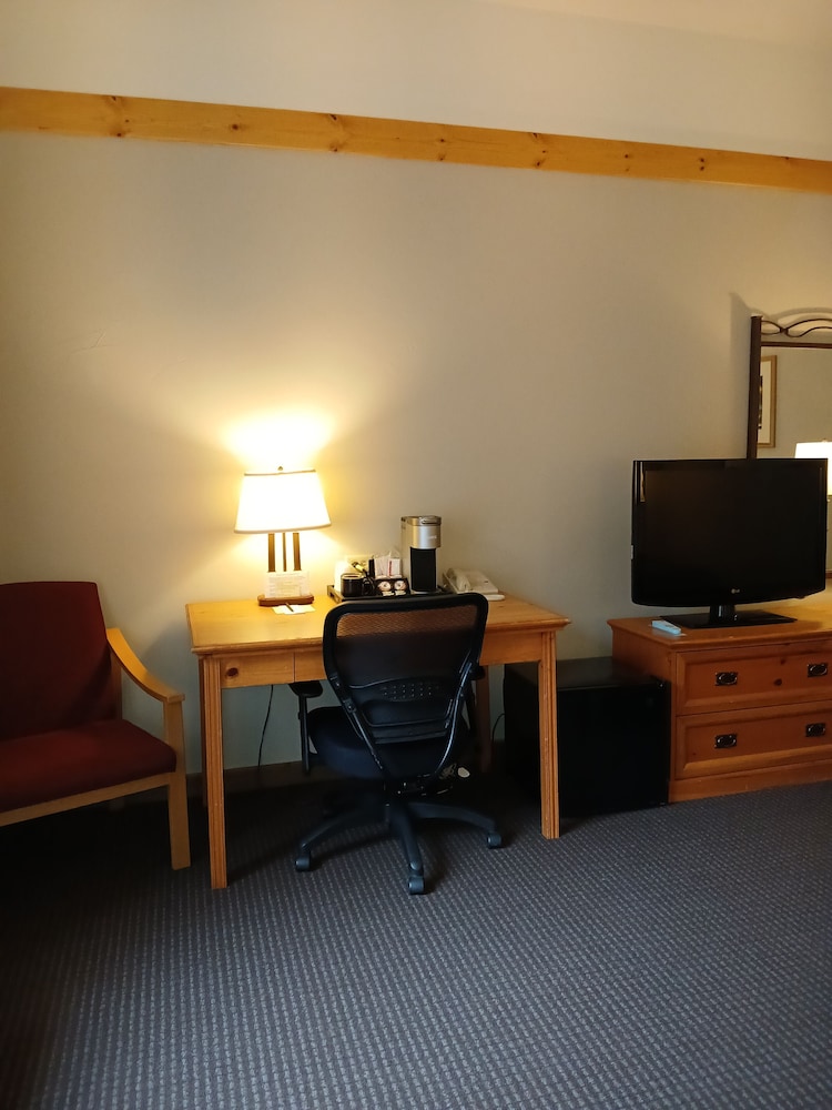 Salmon Rapids Lodge