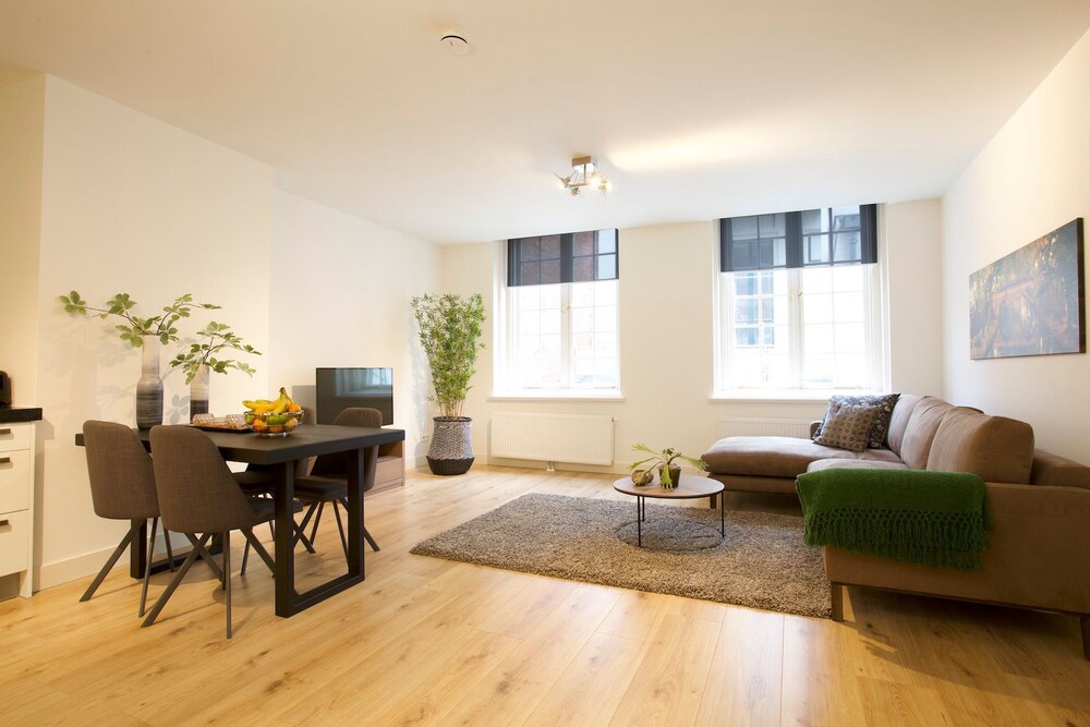Canal Garden Apartment