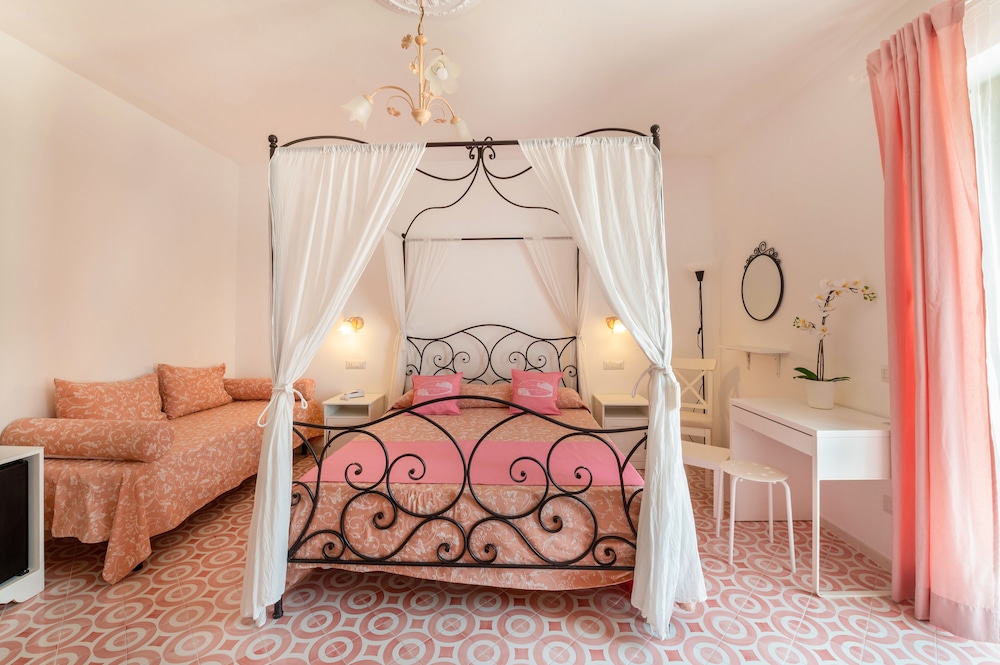 Florida Residence en Positano — hotel room